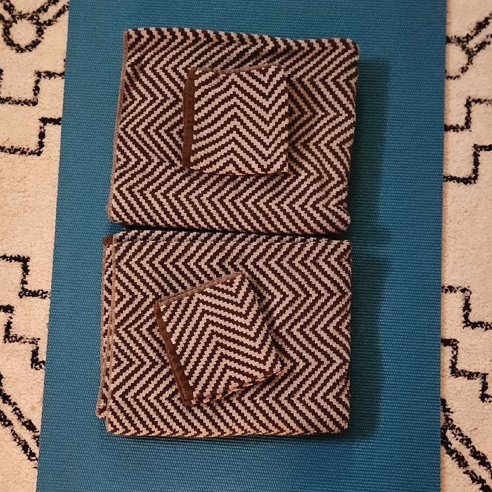 New Better Homes and Gardens Chevron Towels & Washclothes in Brownand Light Blue